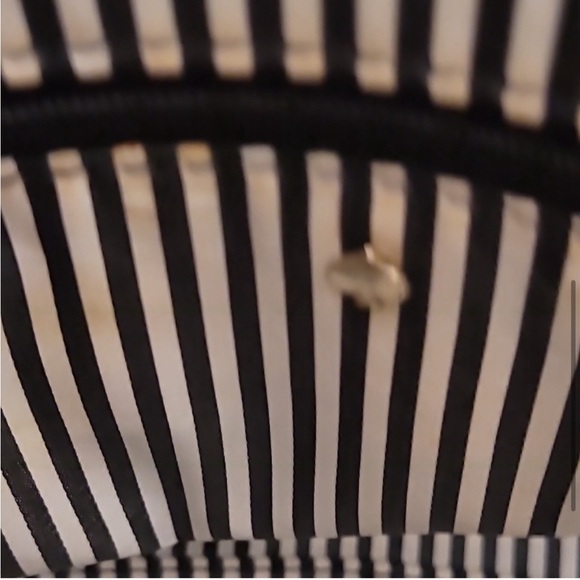 Kate Spade, like new, large bag - Picture 4 of 10